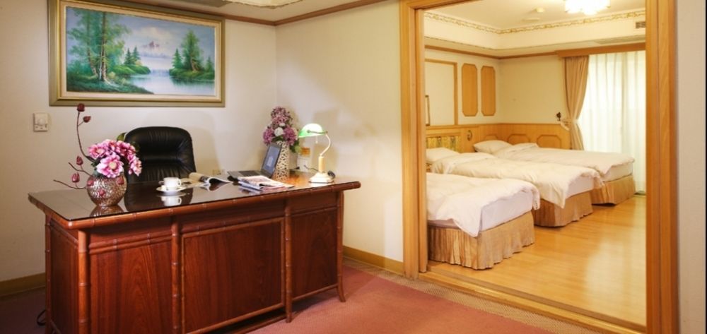 Kingdom Hotel Сіньчжу Екстер'єр фото